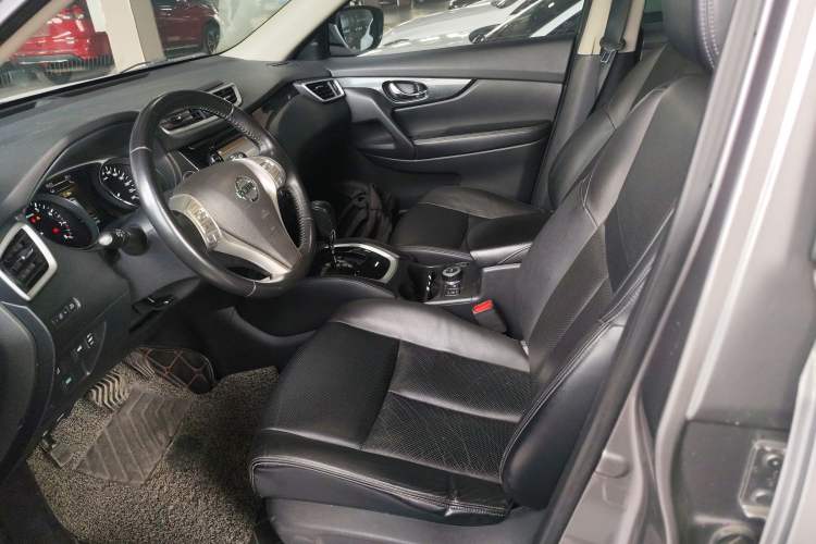 Used Nissan X-Trail 2014 2.5L CVT Luxury Edition 4WD Left Front Seat
