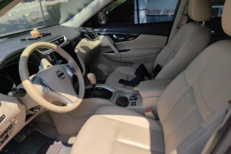 Used Nissan X-Trail 2014 2.5L CVT Ultimate Edition 4WD Left Front Seat