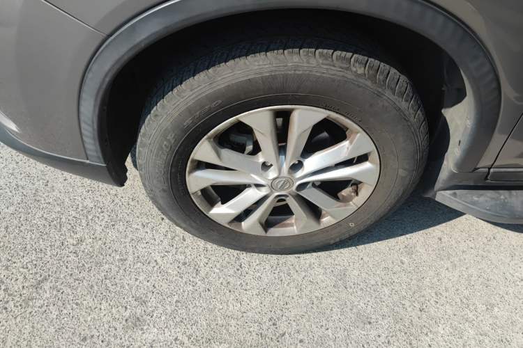 Used Nissan X-Trail 2014 2.5L CVT Luxury Edition 4WD Left Front Wheel Hub