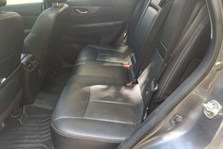 Used Nissan X-Trail 2014 2.0L CVT Comfort Edition 2WD Left Rear Seat