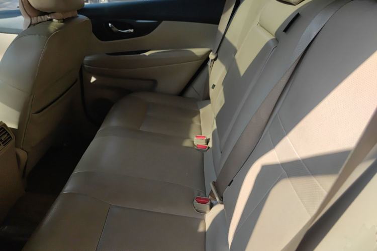 Used Nissan X-Trail 2014 2.5L CVT Luxury Edition 4WD Left Rear Seat