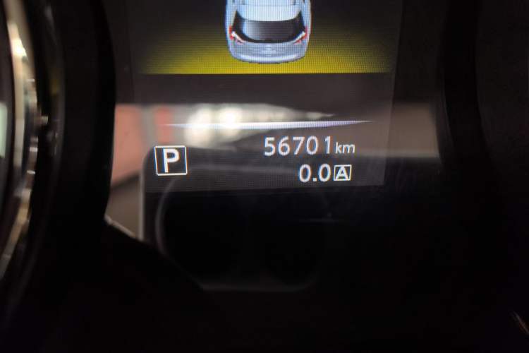 Used Nissan X-Trail 2014 2.0L CVT Smart Edition 2WD Odometer Close Up