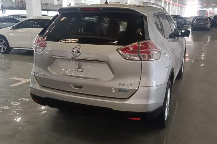 Used Nissan X-Trail 2014 2.0L CVT Comfort Edition 2WD Rear Right 45 Deg