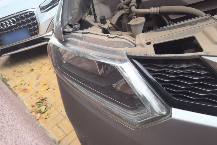 Used Nissan X-Trail 2014 2.0L CVT Smart Edition 2WD Right Front Headlight