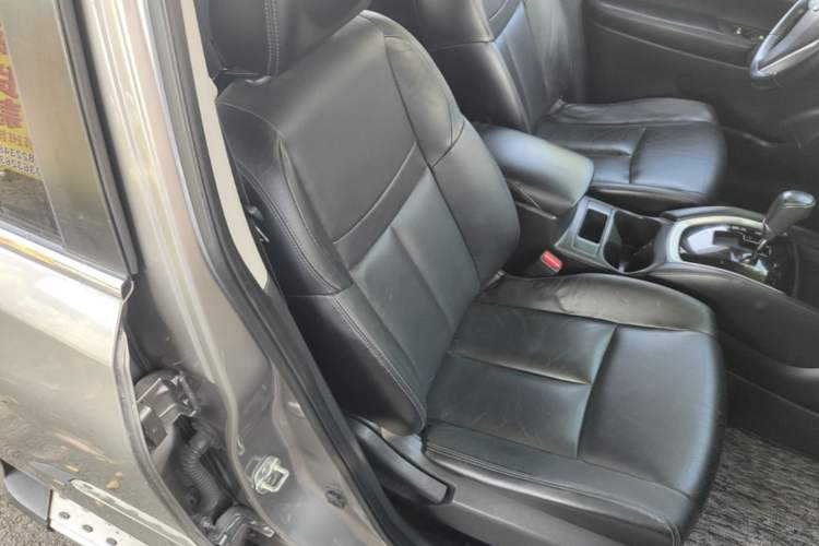 Used Nissan X-Trail 2014 2.0L CVT Comfort Edition 2WD Right Front Seat