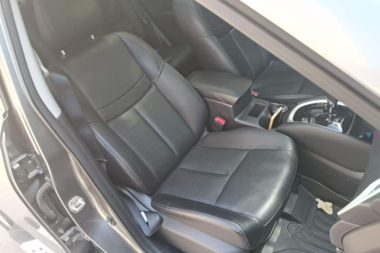 Used Nissan X-Trail 2014 2.0L CVT Comfort Edition 2WD Right Front Seat