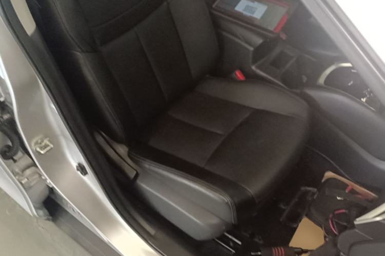 Used Nissan X-Trail 2014 2.0L CVT Comfort Edition 2WD Right Front Seat