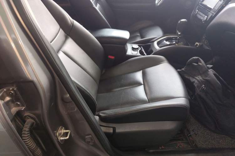 Used Nissan X-Trail 2014 2.5L CVT Luxury Edition 4WD Right Front Seat