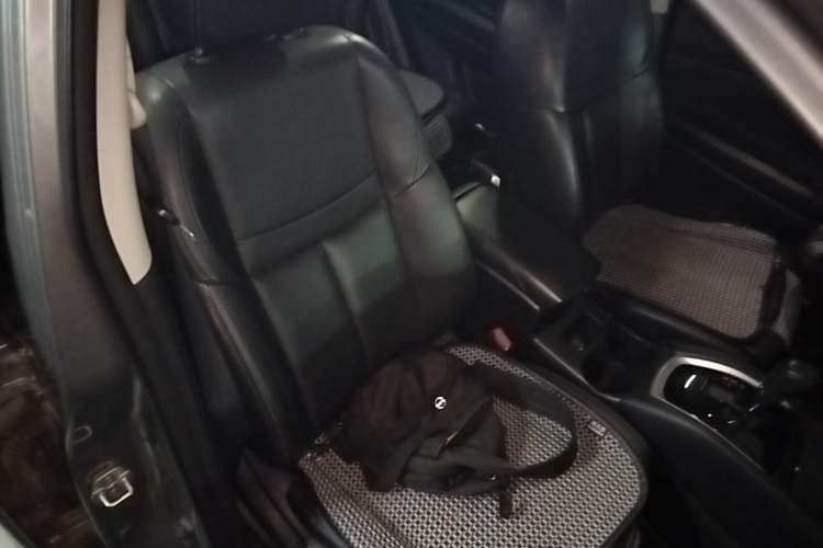 Used Nissan X-Trail 2014 2.0L CVT Comfort Edition 2WD Right Front Seat
