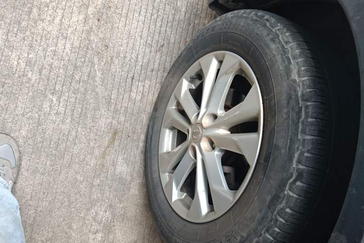 Used Nissan X-Trail 2014 2.0L CVT Comfort Edition 2WD Right Front Wheel Hub