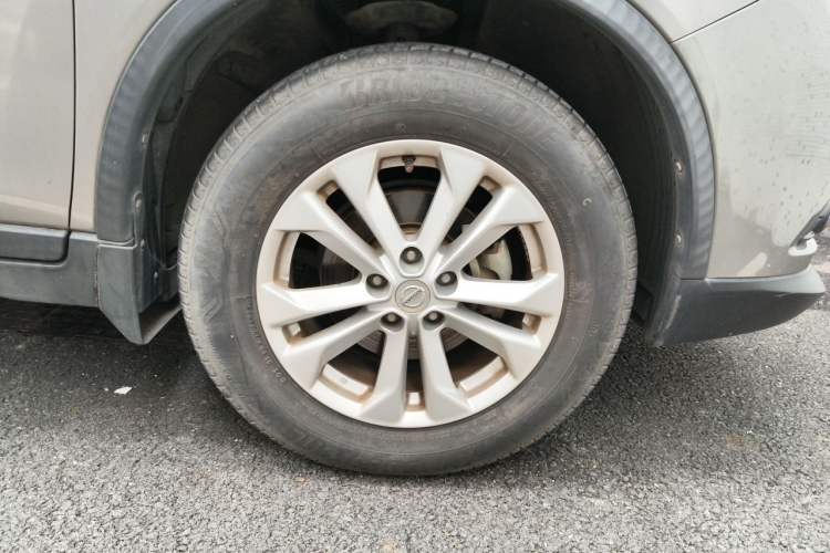 Used Nissan X-Trail 2014 2.0L CVT Comfort Edition 2WD Right Front Wheel Hub