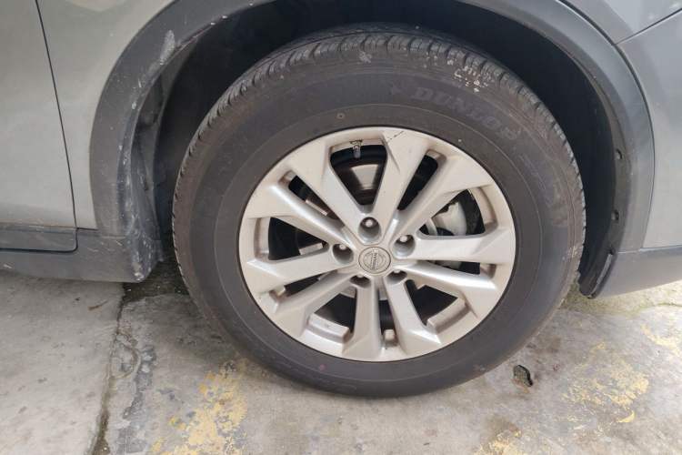 Used Nissan X-Trail 2014 2.5L CVT Luxury Edition 4WD Right Front Wheel Hub