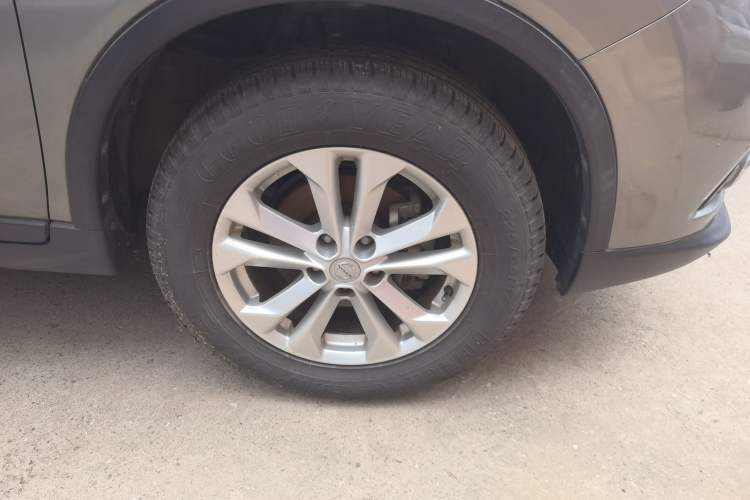 Used Nissan X-Trail 2014 2.0L CVT Smart Edition 2WD Right Front Wheel Hub