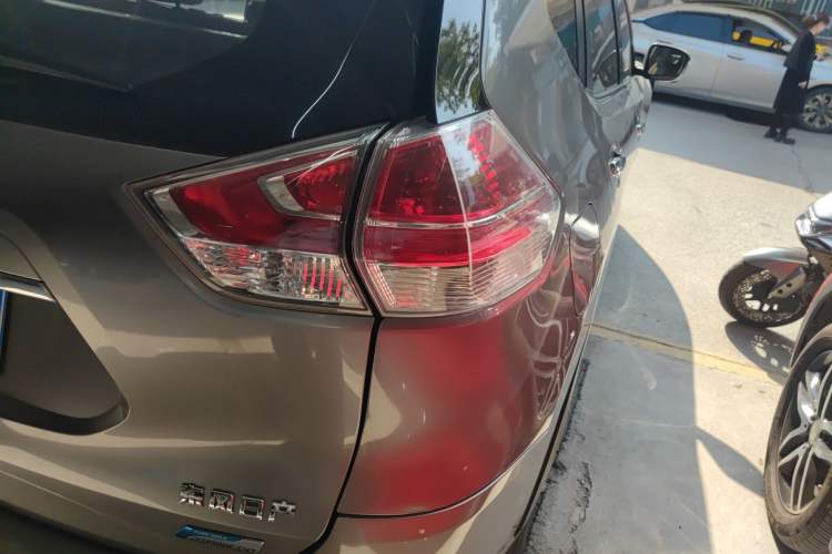 Used Nissan X-Trail 2014 2.5L CVT Luxury Edition 4WD Right Rear Taillight