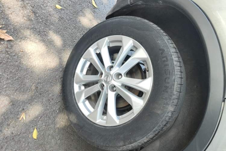 Used Nissan X-Trail 2014 2.0L CVT Comfort Edition 2WD Right Rear Wheel Hub