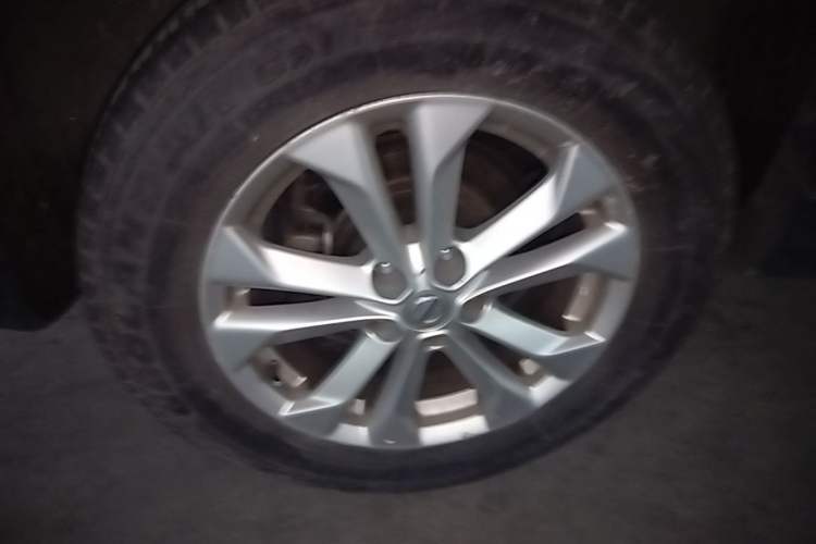 Used Nissan X-Trail 2014 2.0L CVT Comfort Edition 2WD Right Rear Wheel Hub