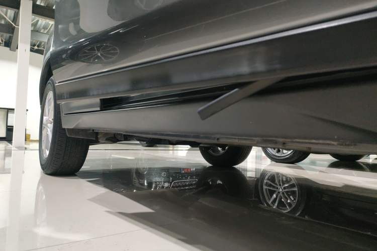 Used Nissan X-Trail 2014 2.0L CVT Comfort Edition 2WD Right Side Sill
