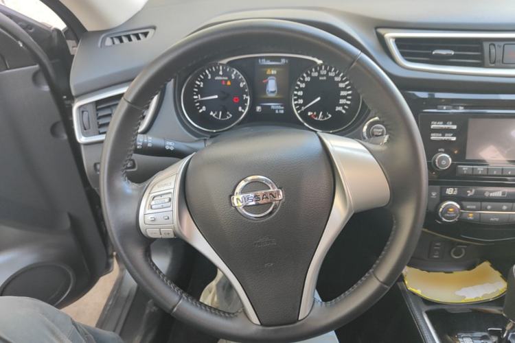 Used Nissan X-Trail 2014 2.0L CVT Comfort Edition 2WD Steering Wheel