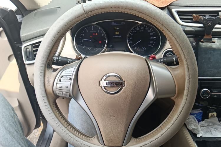 Used Nissan X-Trail 2014 2.0L CVT Comfort Edition 2WD Steering Wheel