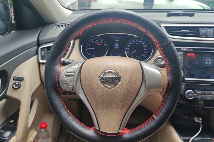 Used Nissan X-Trail 2014 2.0L CVT Comfort Edition 2WD Steering Wheel