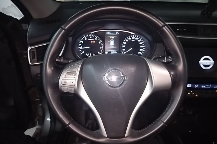 Used Nissan X-Trail 2014 2.0L CVT Comfort Edition 2WD Steering Wheel