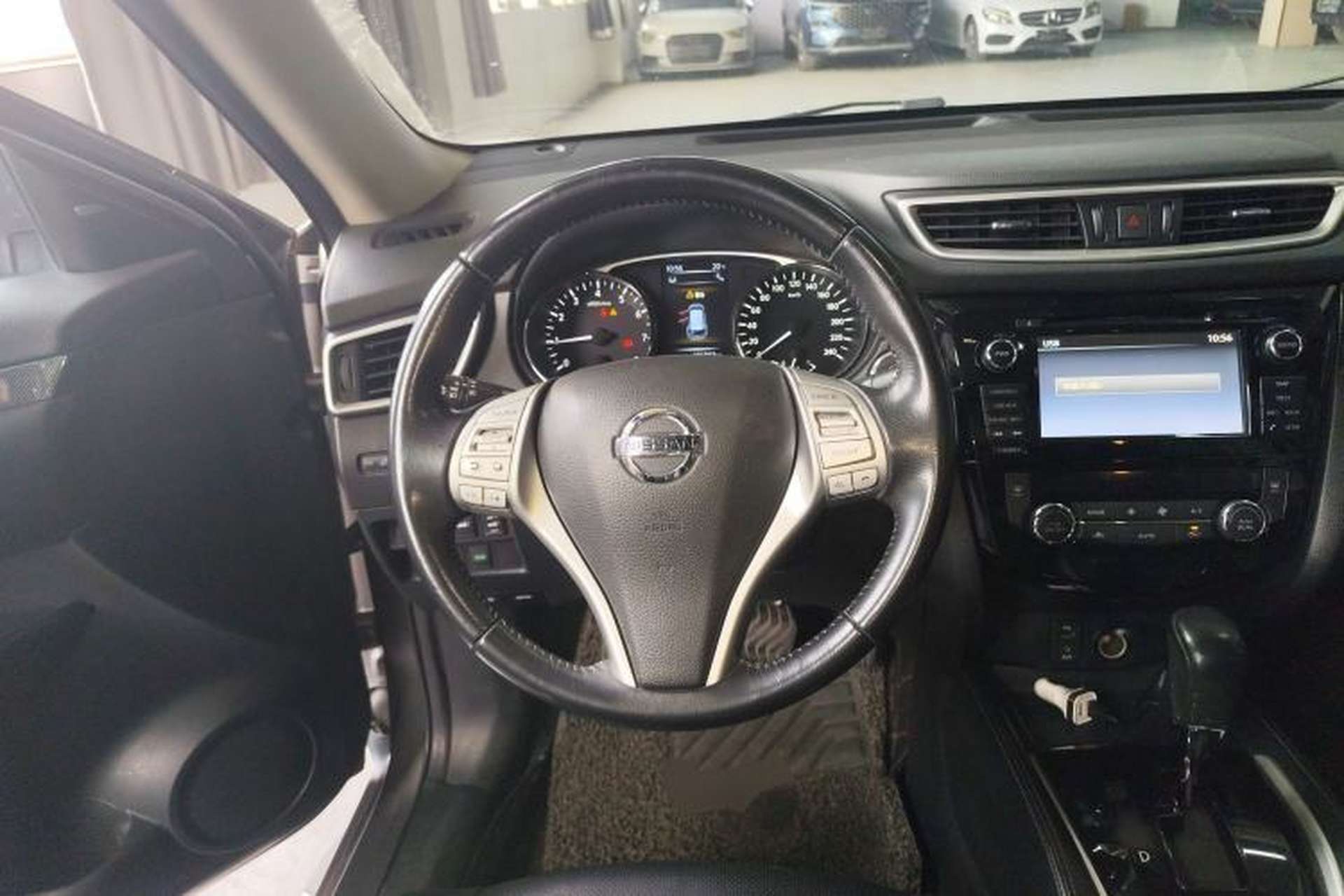 Used Nissan X-Trail 2014 2.5L CVT Luxury Edition 4WD Steering Wheel