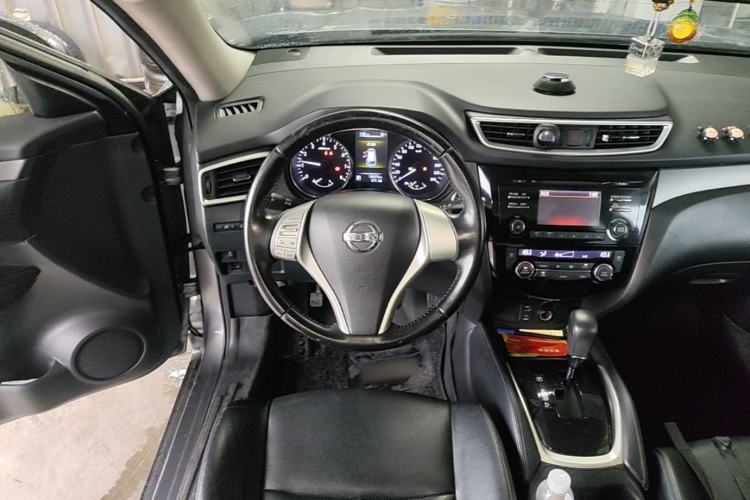 Used Nissan X-Trail 2014 2.0L CVT Comfort Edition 2WD Steering Wheel