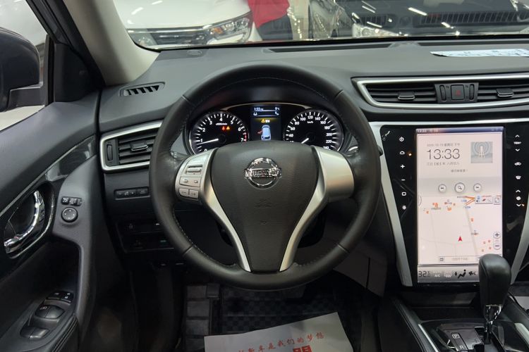 Used Nissan X-Trail 2014 2.5L CVT Luxury Edition 4WD Steering Wheel