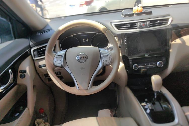 Used Nissan X-Trail 2014 2.5L CVT Ultimate Edition 4WD Steering Wheel