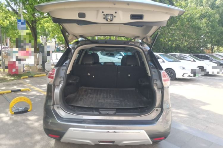 Used Nissan X-Trail 2014 2.0L CVT Comfort Edition 2WD Trunk