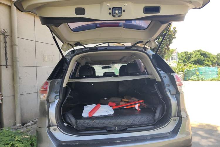 Used Nissan X-Trail 2014 2.0L CVT Comfort Edition 2WD Trunk