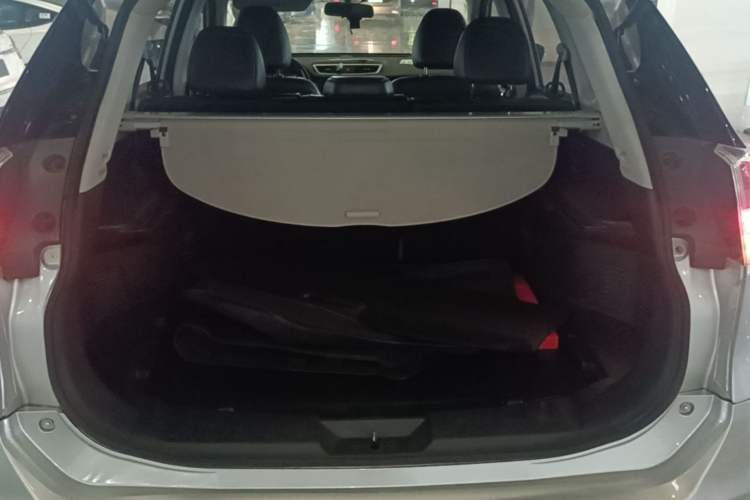 Used Nissan X-Trail 2014 2.0L CVT Comfort Edition 2WD Trunk