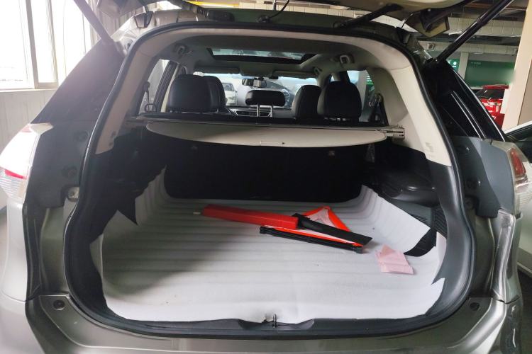 Used Nissan X-Trail 2014 2.5L CVT Luxury Edition 4WD Trunk