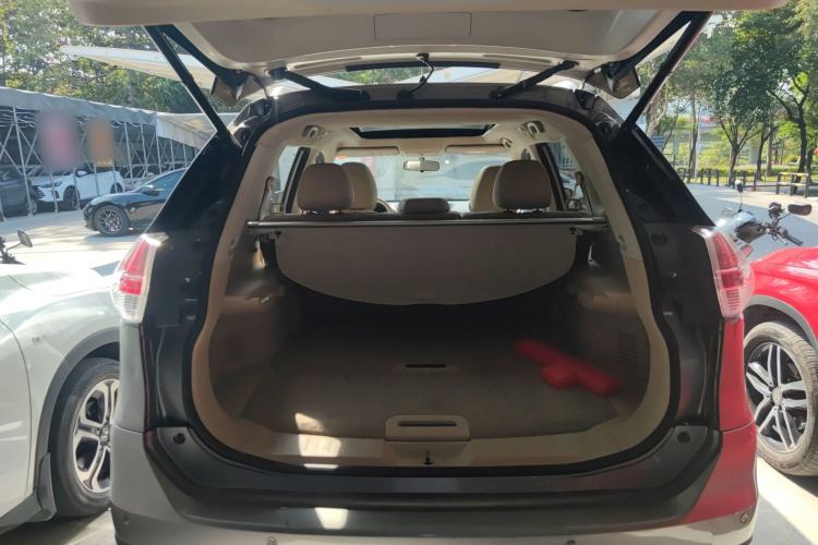 Used Nissan X-Trail 2014 2.5L CVT Luxury Edition 4WD Trunk