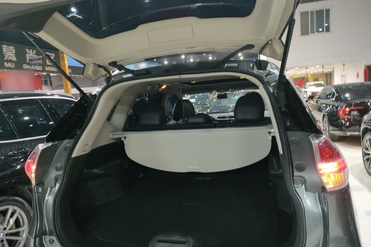 Used Nissan X-Trail 2014 2.0L CVT Comfort Edition 2WD Trunk