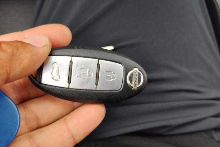 Used Nissan X-Trail 2014 2.5L CVT Luxury Edition 4WD Vehicle Key