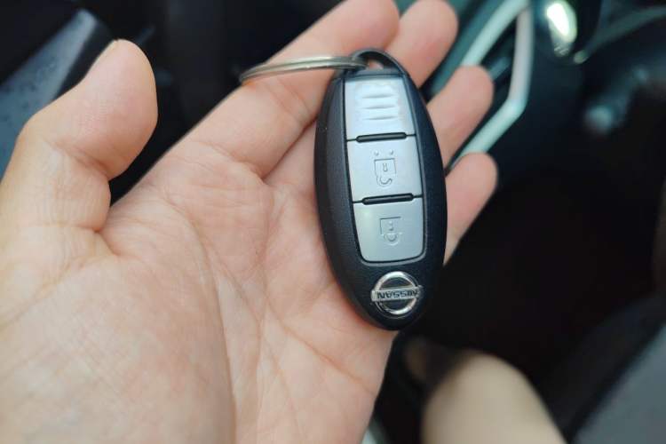 Used Nissan X-Trail 2014 2.0L CVT Comfort Edition 2WD Vehicle Key