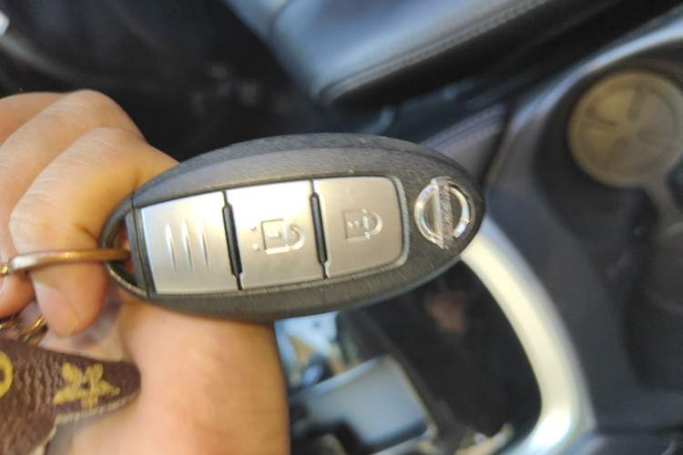 Used Nissan X-Trail 2014 2.0L CVT Comfort Edition 2WD Vehicle Key