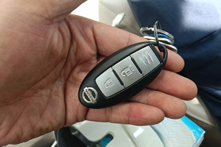 Used Nissan X-Trail 2014 2.0L CVT Comfort Edition 2WD Vehicle Key