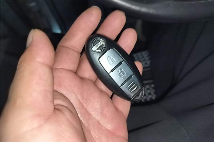 Used Nissan X-Trail 2014 2.0L CVT Comfort Edition 2WD Vehicle Key