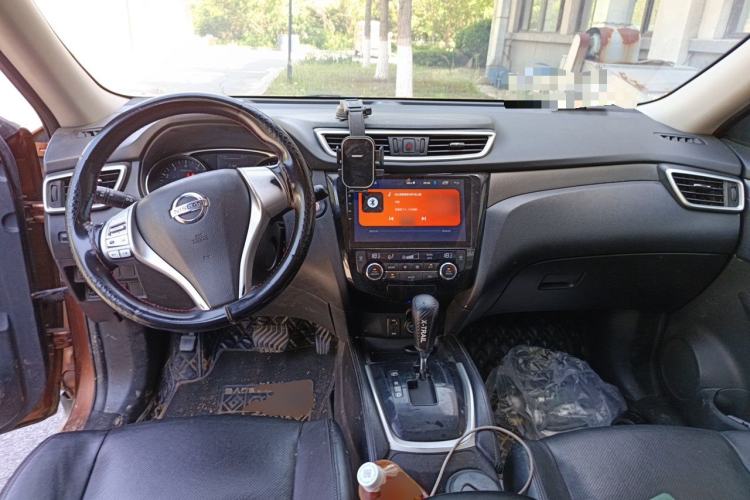 Used Nissan X-Trail 2014 2.0L CVT Comfort Edition 2WD Center Console