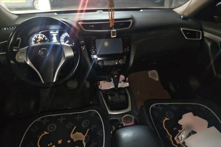 Used Nissan X-Trail 2014 2.0L CVT Comfort Edition 2WD Center Console