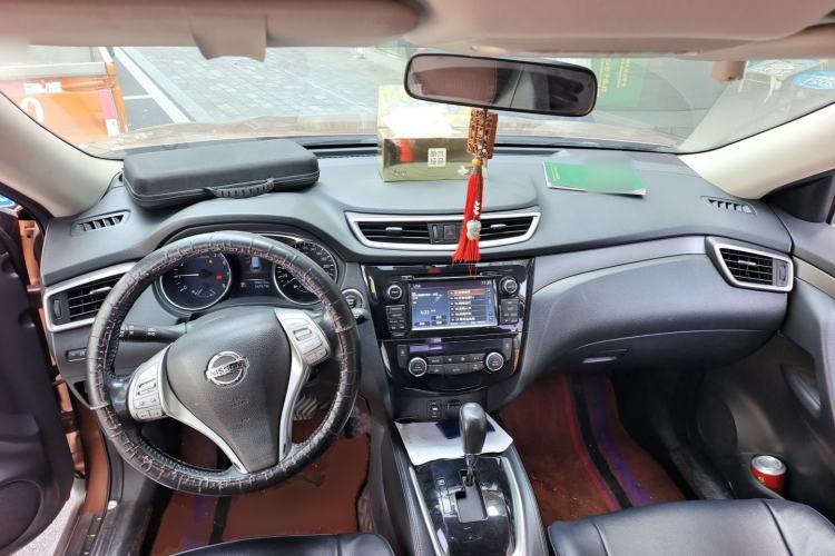 Used Nissan X-Trail 2014 2.0L CVT Smart Edition 2WD Center Console