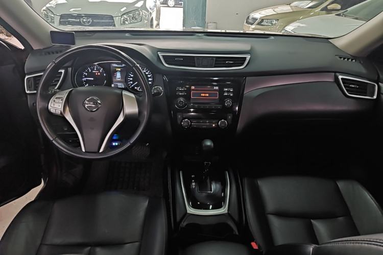 Used Nissan X-Trail 2014 2.0L CVT Comfort Edition 2WD Center Console