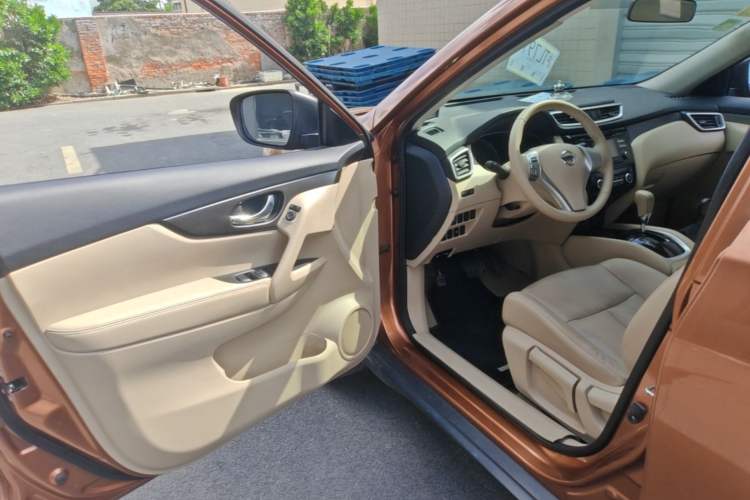 Used Nissan X-Trail 2014 2.0L CVT Comfort Edition 2WD Driver Seat