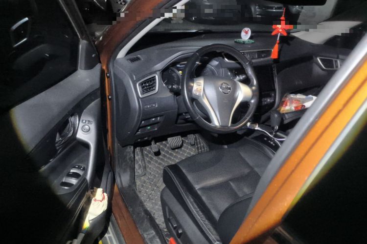 Used Nissan X-Trail 2014 2.5L CVT Luxury Edition 4WD Driver Seat