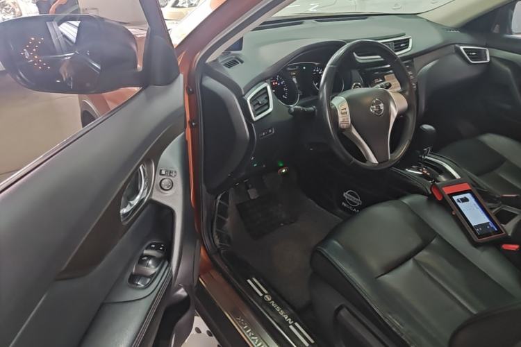 Used Nissan X-Trail 2014 2.0L CVT Comfort Edition 2WD Driver Seat