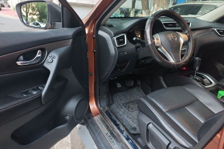 Used Nissan X-Trail 2014 2.0L CVT Comfort Edition 2WD Driver Seat