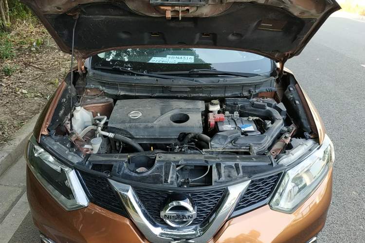 Used Nissan X-Trail 2014 2.0L CVT Comfort Edition 2WD Engine Bay