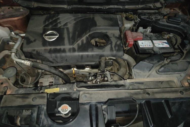 Used Nissan X-Trail 2014 2.0L CVT Comfort Edition 2WD Engine Bay